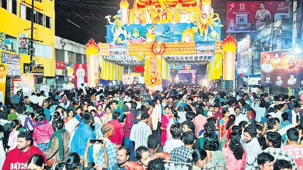 వైభవంగా వేల్పులవీధి గౌరీ పరమేశ్వరుల ఉత్సవం ప్రారంభం