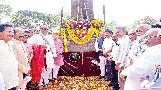 A tribute to Bobbili warriors బొబ్బిలి యుద్ధవీరులకు  ఘన నివాళి