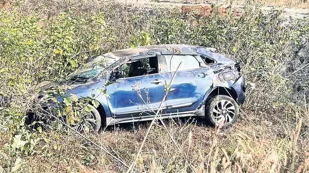 అతి వేగంతో అనర్థాలు