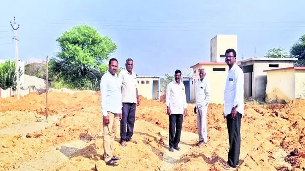 SCHOOL:  ప్రభుత్వ పాఠశాలకు రూ. 50వేలు విరాళం 