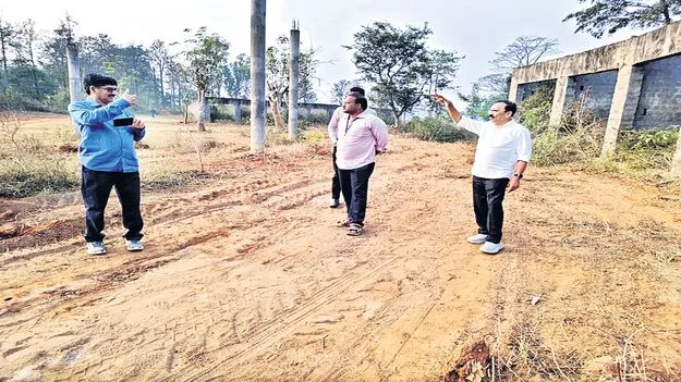 నిలిచిపోయిన టూరిజం ప్రాజెక్టులను పూర్తి చేస్తాం