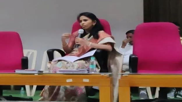 Peddapalli:  మున్సిపల్‌ ఎన్నికలు ప్రశాంతంగా నిర్వహించడానికి సహకరించాలి