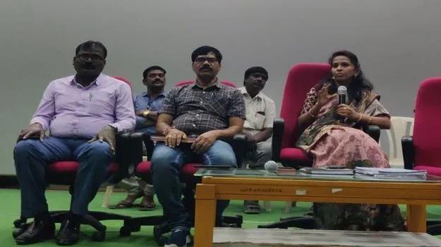 Peddapalli:  ప్రతీ ఓటరుకు ఓటరు స్లిప్‌ అందించాలి