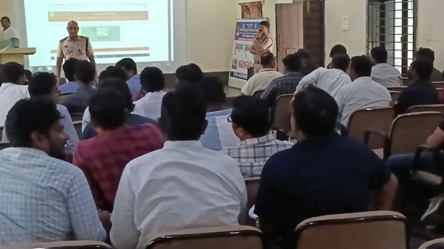 Karimnagar:  నాన్‌ట్రాన్స్‌పోర్ట్‌ వాహనాలకు షోరూంలలోనే రిజిస్ట్రేషన్‌