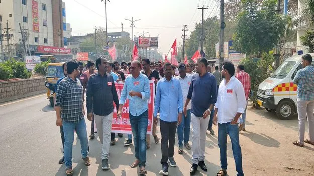 బ్యాంకు ఉద్యోగుల సమస్యలను పరిష్కరించాలి