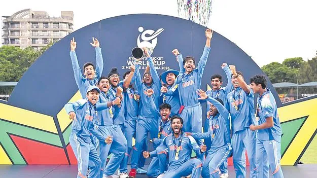 వైభవంగా కప్పు కొట్టారు