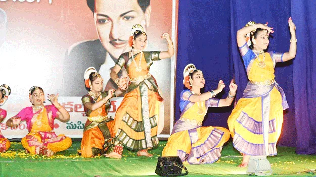 ఘనంగా ప్రారంభమైన ఎన్టీఆర్‌ కళాపరిషత్‌ ఉత్సవాలు