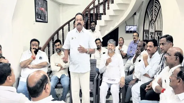 కేసీఆర్‌పై సిట్‌ విచారణ కక్ష సాధింపు చర్య