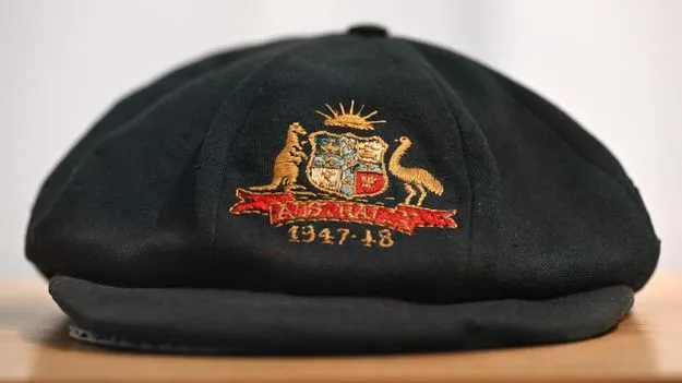 బ్రాడ్‌మన్‌ క్యాప్‌నకు రికార్డు ధర