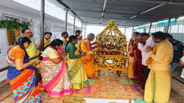 వైభవంగా సత్యదేవుడి రథోత్సవం