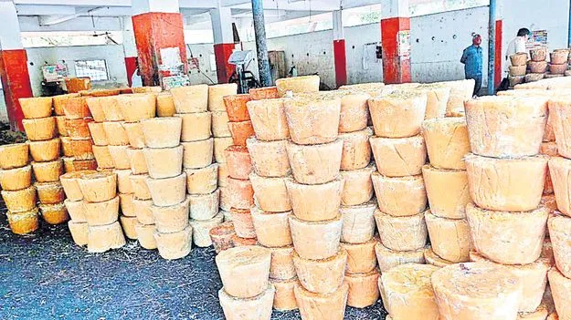 రికార్డుస్థాయిలో బెల్లం లావాదేవీలు