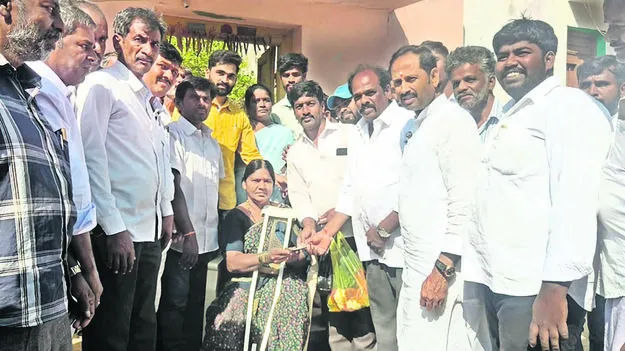 MLA: సమస్యల పరిష్కారానికే ప్రజాదర్బార్‌ 