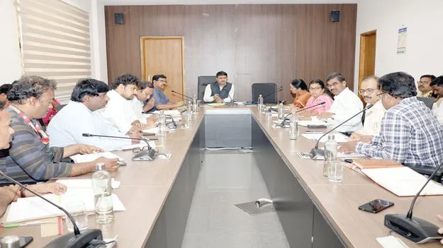 రైతులు ఆర్థికంగా ఎదగాలి