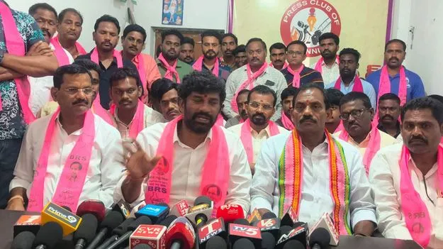 అభివృద్ధిని చూపి  ఓట్లు అడగాలి...