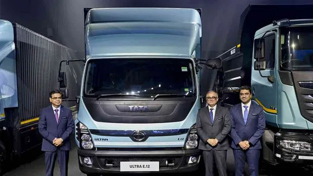 టాటా మోటార్స్‌ నుంచి 17 సరికొత్త ట్రక్కులు