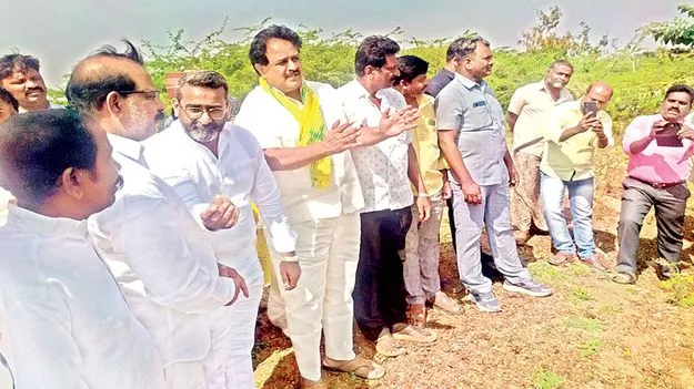 ప్రతి ఎకరాకు హంద్రీనీవా నీటిని ఇస్తాం