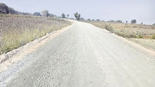 kumaram bheem asifabad- అసంపూర్తి పనులు.. ఎన్నాళ్లీ అవస్థలు