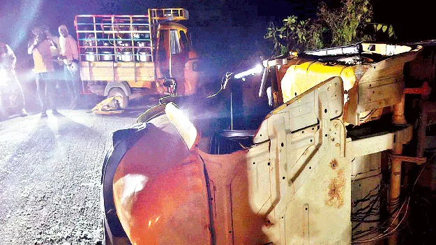 రెండు ఆటోలు ఢీ: 10 మందికి గాయాలు 