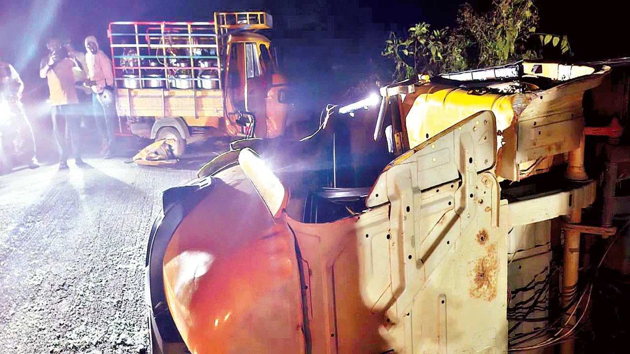 రెండు ఆటోలు ఢీ: 10 మందికి గాయాలు