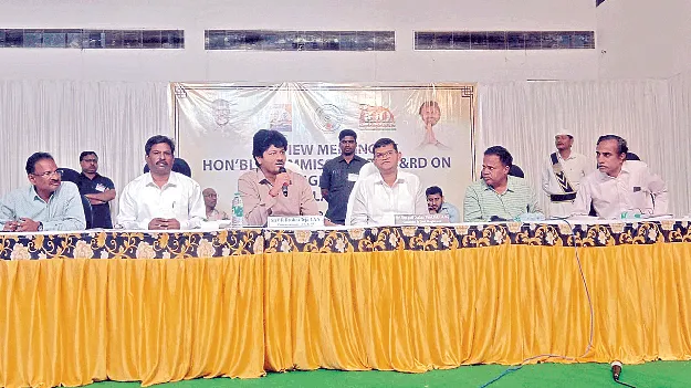 ఉపాధి బిల్లులన్నీ అప్‌లోడ్‌ చేయాలి