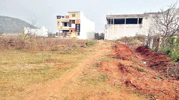 ఇక్కడో వరద కాలువ ఉండేది