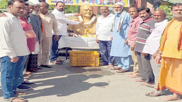  ఎన్టీఆర్‌కు ఘన నివాళి