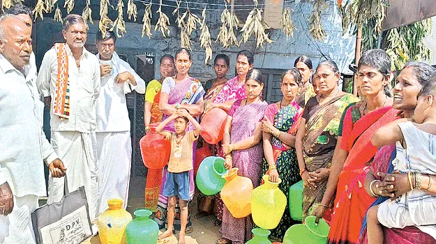 తాగునీటి కోసం మహిళల నిరసన