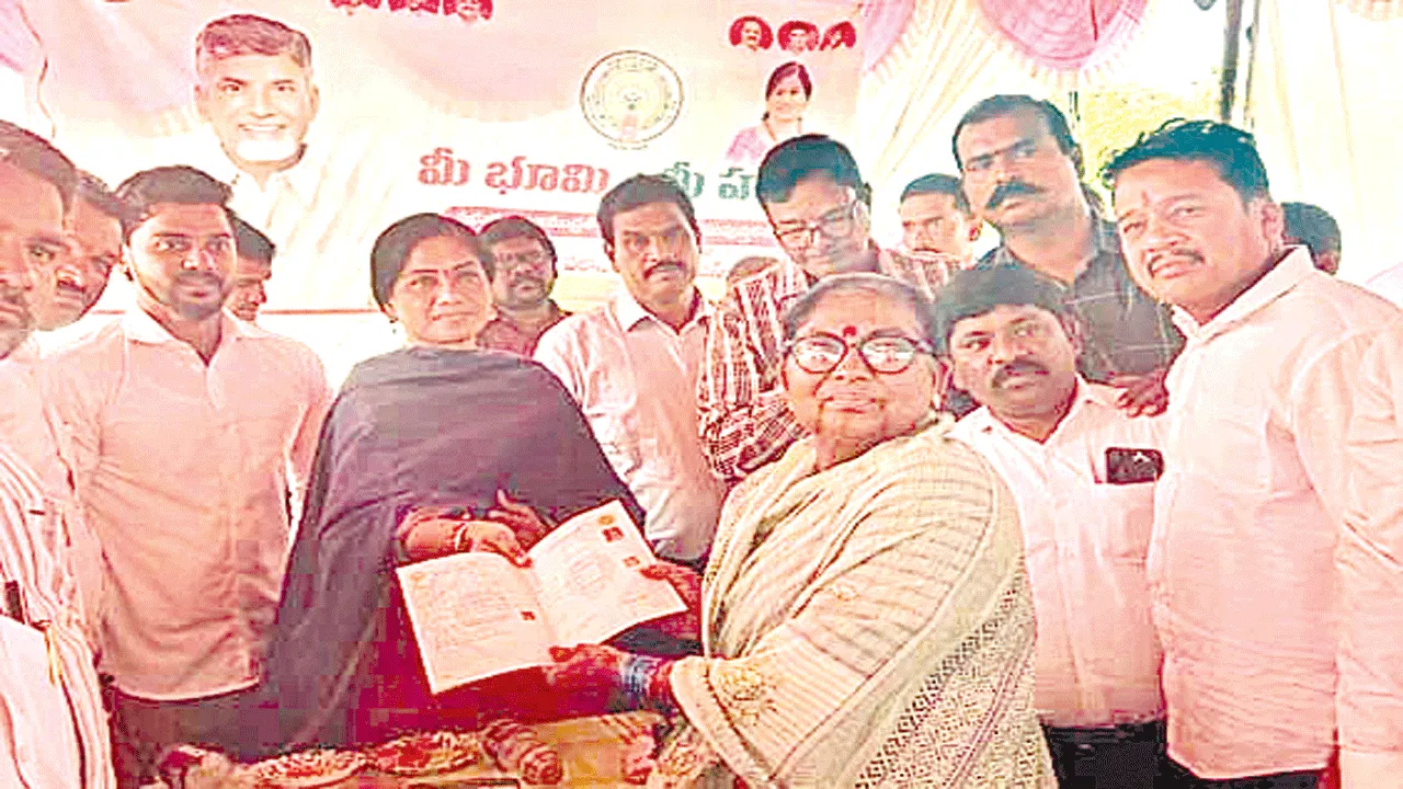 ప్రజాసేవకే ప్రభుత్వ ప్రాధాన్యం:ఎమ్మెల్యే శిరీష