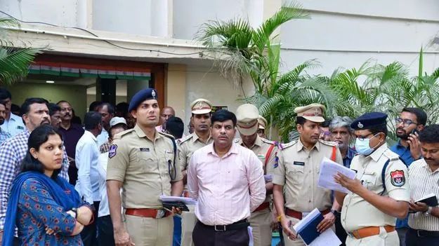 నామినేషన్ల స్వీకరణకు పకడ్బందీ ఏర్పాట్లు చేయాలి 