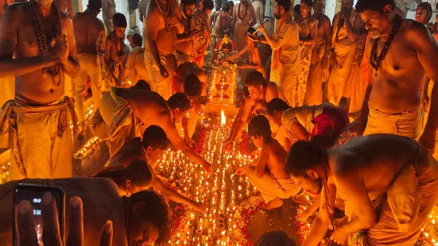 వైభవంగా లక్ష దీపోత్సవం