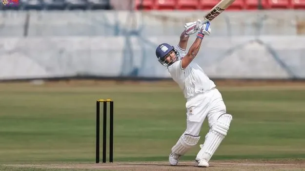 ఓటమి దిశగా హైదరాబాద్‌