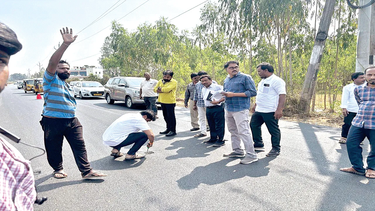 నాణ్యత ప్రమాణాలు పాటించాలి: ఈఈ