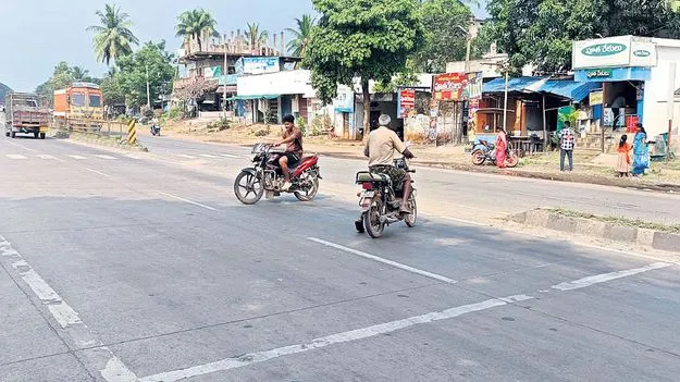 హైవేకు సౌర వెలుగులు