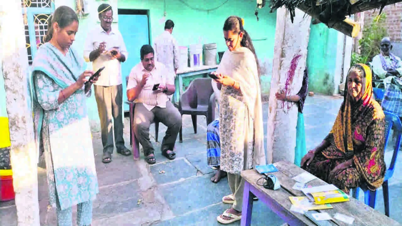 Dy CEO: కుటుంబ సర్వేని వేగవంతం చేయాలి