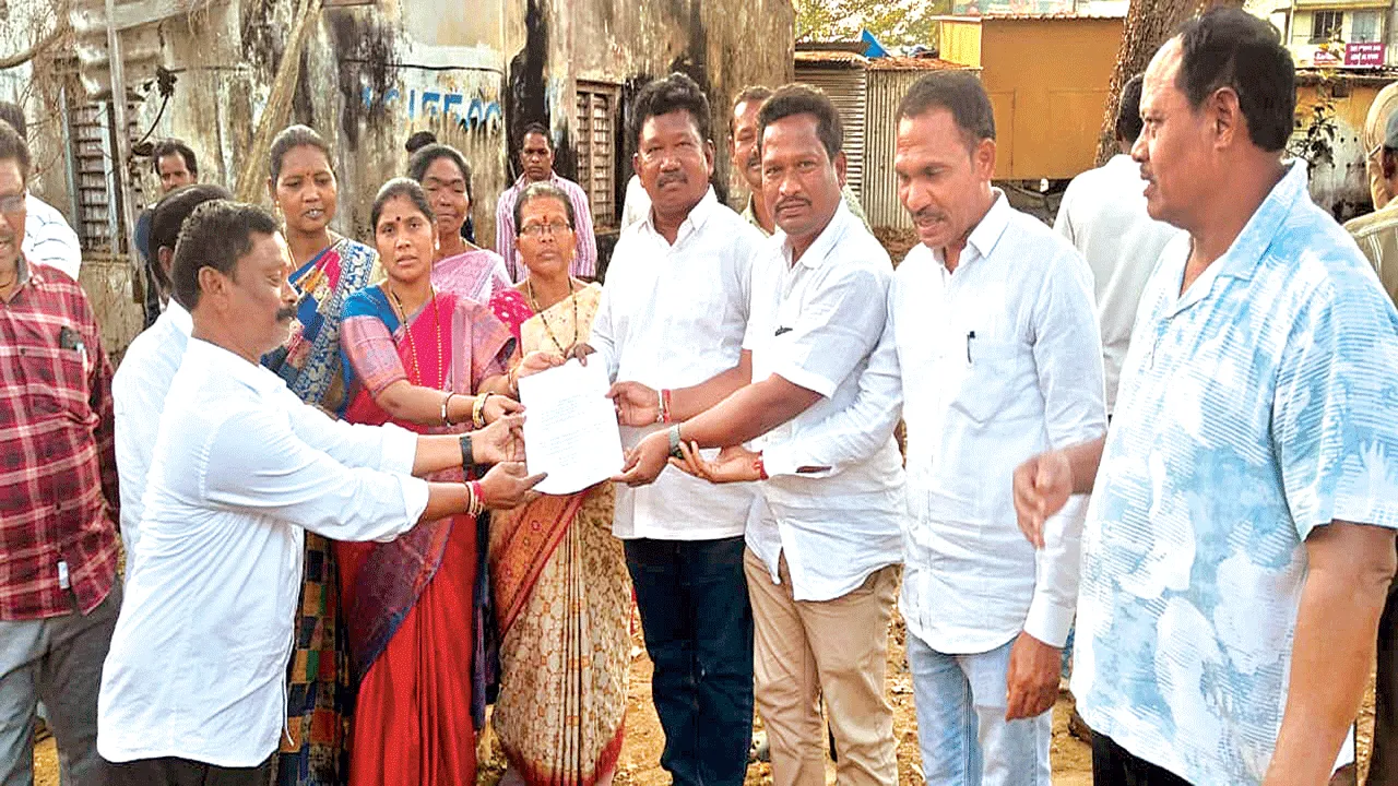 గిరిజన భవనం నిర్మాణానికి కృషి