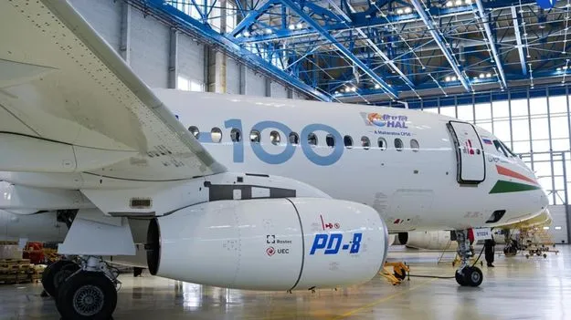 మూడేళ్లలో ఎస్‌జే-100 విమానం