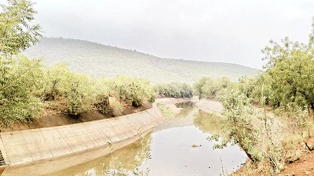  నిలిచిన నీటి ప్రవాహం