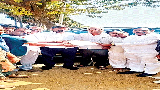 ఉద్యోగులకు న్యాయం జరిగేలా చర్యలు