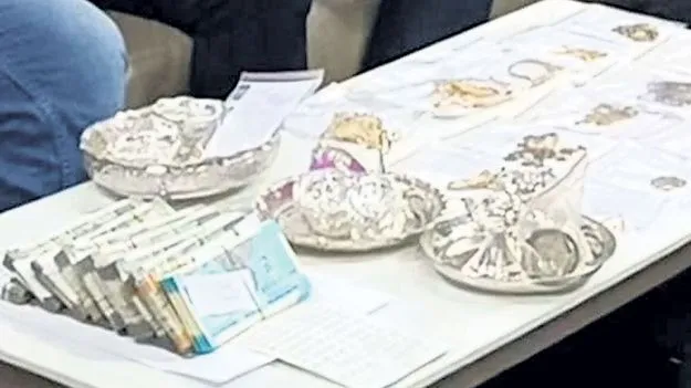 ACB: విద్యాశాఖ ఏడీ ఆస్తులు రూ.1.60కోట్లు