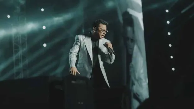 వివాదాల నడుమ.. వందేమాతరంతో ఉర్రూతలూగించిన ఏఆర్ రెహమాన్