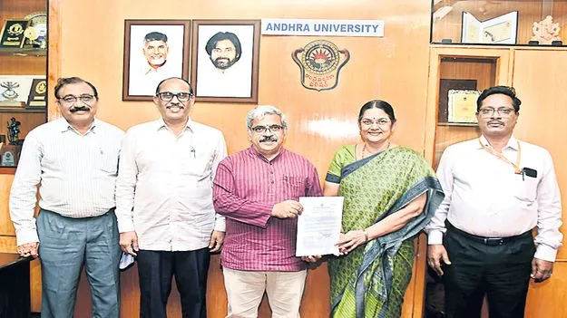 ఏయూ ఇంజనీరింగ్‌ కళాశాల ప్రిన్సిపాల్‌గా ప్రొఫెసర్‌ శశి