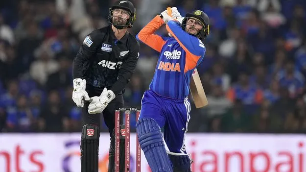 IND vs NZ: న్యూజిలాండ్ టార్గెట్ ఎంతంటే..