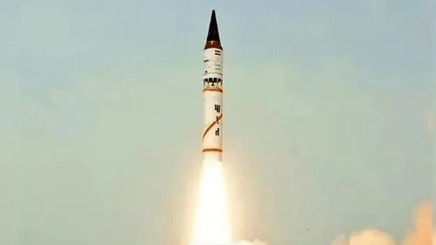 స్ట్రాటజిక్ ఫోర్సెస్ కమాండ్ ఆధ్వర్యంలో అగ్నీ-3 పరీక్ష విజయవంతం