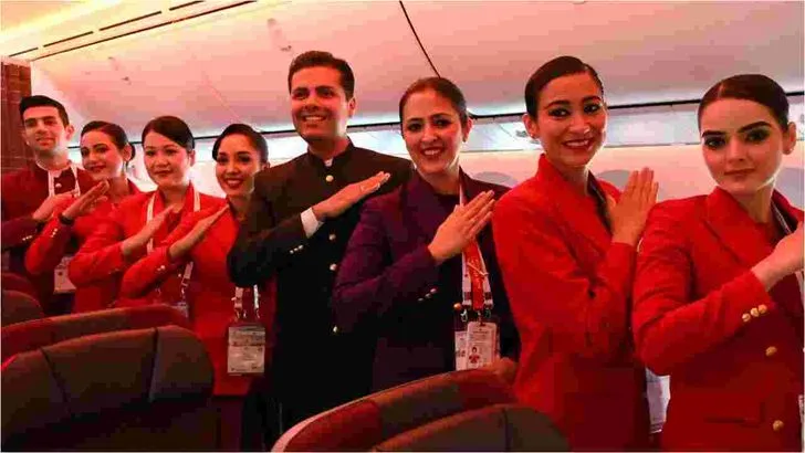 వింగ్స్ ఇండియా .. ప్రేక్షకులను మంత్రముగ్ధులను చేస్తున్న విమాన విన్యాసాలు 