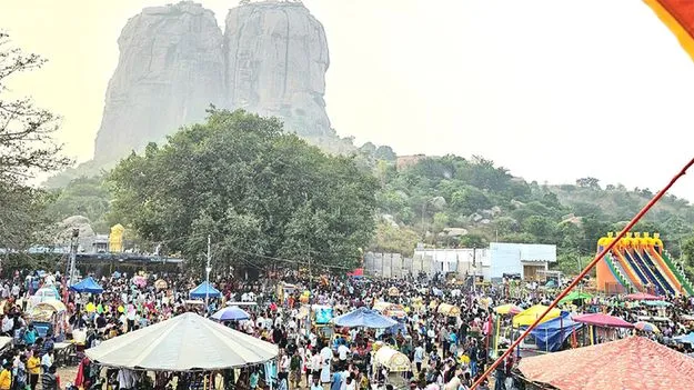 పులిగుండు తిరునాళ్లకు పోటెత్తారు