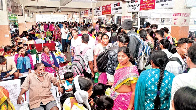 బస్సులు.. రైళ్లు కిటకిట