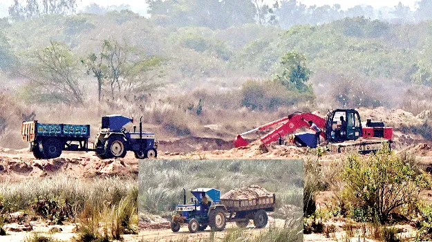 అడిగేవారు లేరని... తవ్వేస్తున్నారు