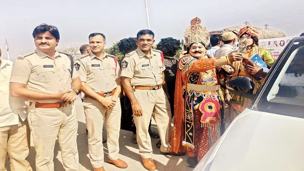 సీటు బెల్టుతో ప్రాణాలకు రక్ష