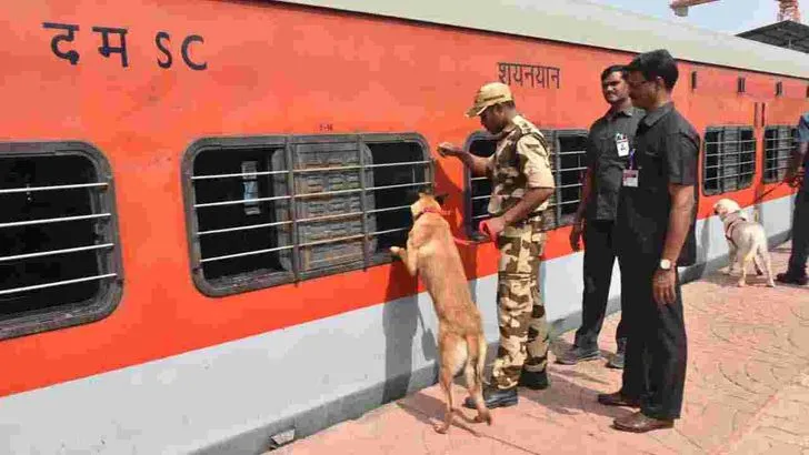  గణతంత్ర దినోత్సవం సందర్భంగా సికింద్రాబాద్‌లో పోలీసుల తనిఖీలు.. రిహార్సల్స్
