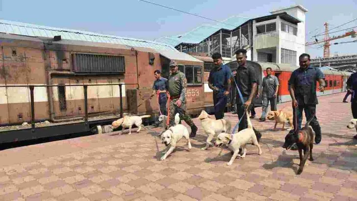  గణతంత్ర దినోత్సవం సందర్భంగా సికింద్రాబాద్‌లో పోలీసుల తనిఖీలు.. రిహార్సల్స్